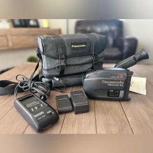 Panasonic Palmcorder IQ VHSC Camcorder  Model PV-1Q204 Bundle